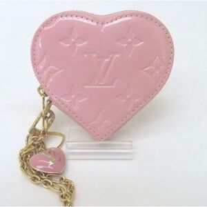 Louis Vuitton Porte Monnaie Cool
Heart Case Vernis Rose Pink Pearl Gold Chain